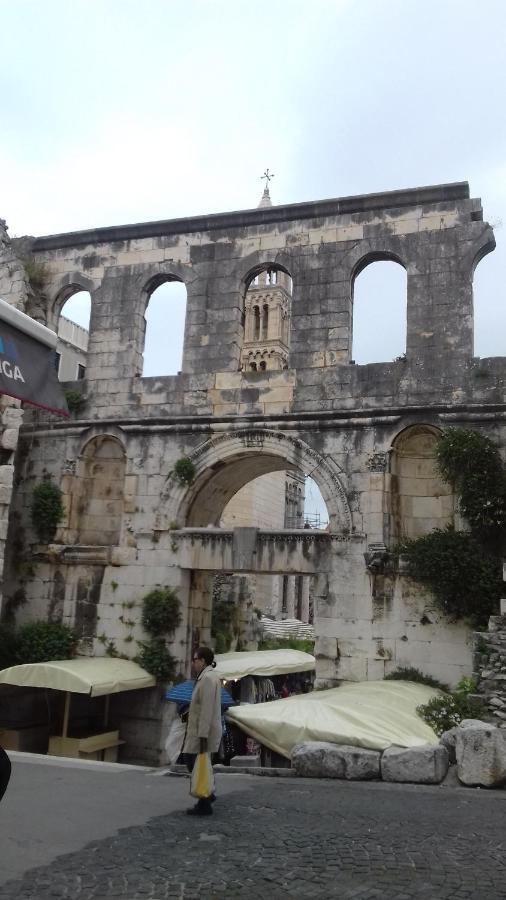 Inchy Accommodation - In The Center Of Diocletian'S Palace Split Exterior foto